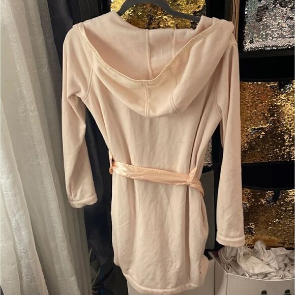 Xs UGG miranda monrose pink satin trimmed hooded lounge/pajama/pj’s/bathrobe - Picture 4 of 4